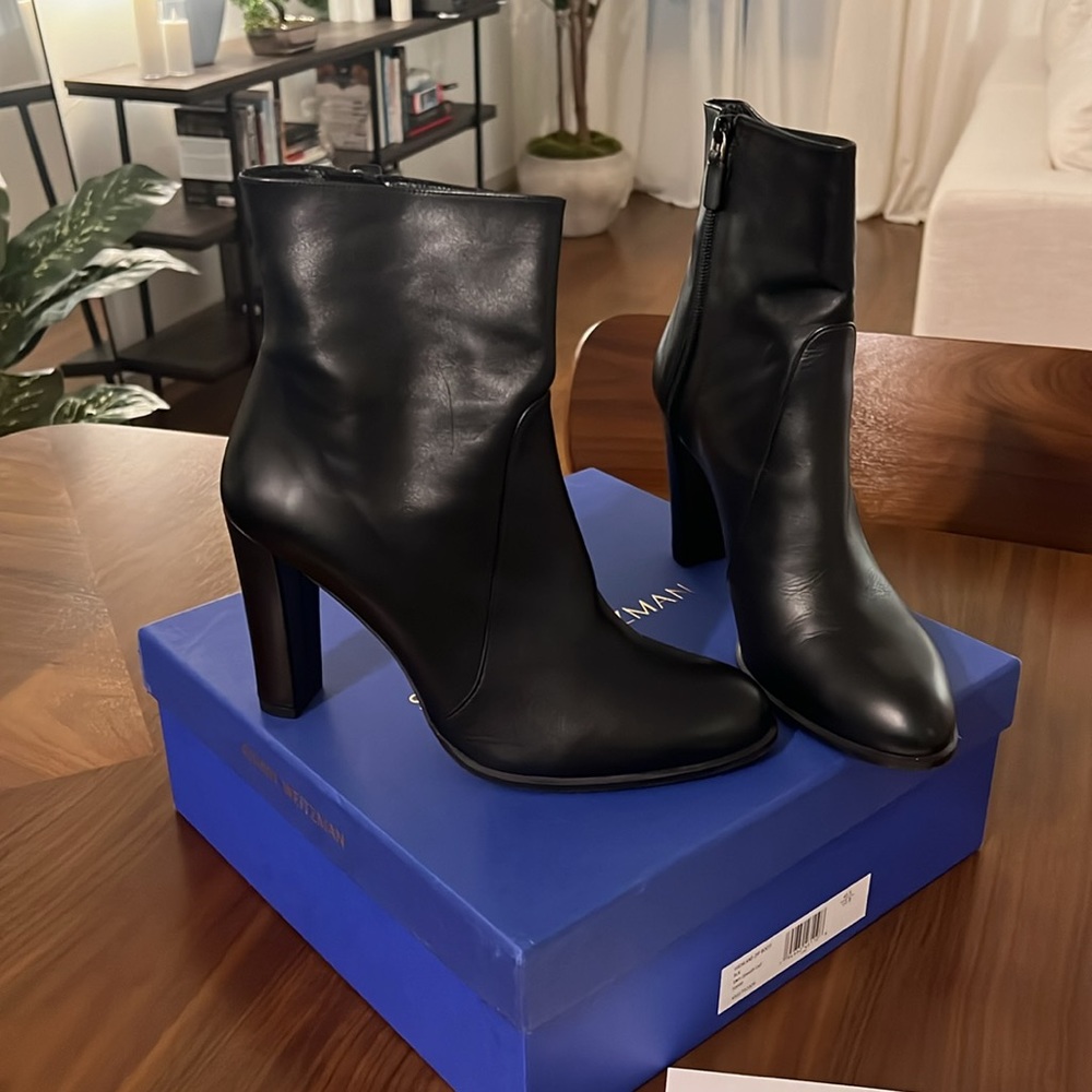 STUART WEITZMAN Highland Bootie